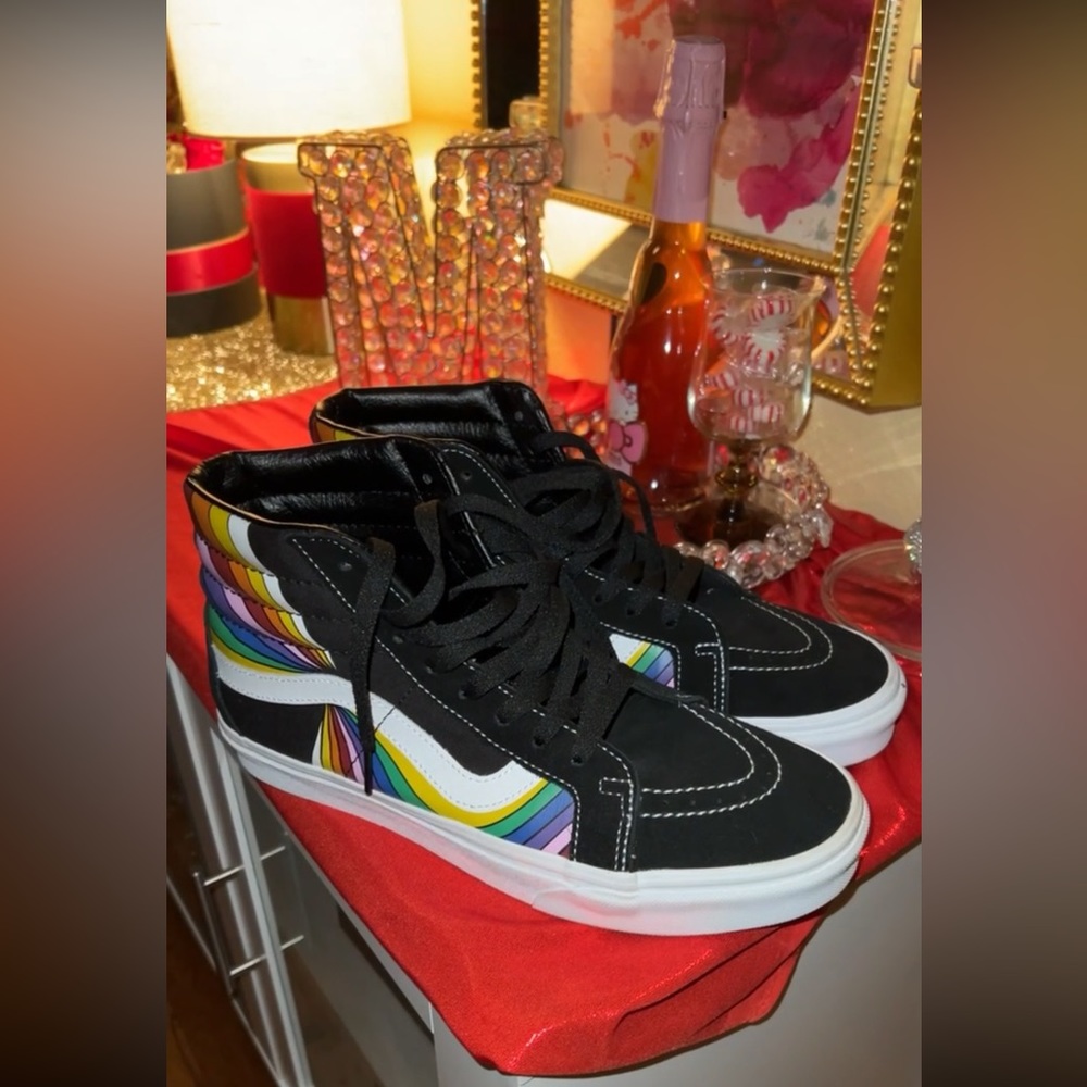 Vans SK-8 Hi Rainbow Unisex Sneaker(Men’s 9/Women’s 10.5)